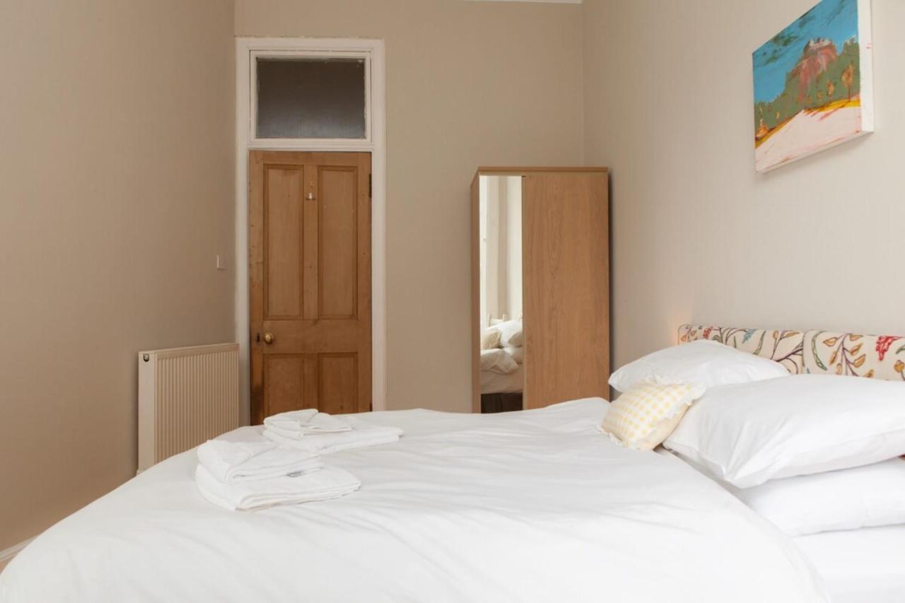 Amazing 4 Bedroom Apartment Just Off The Meadows Edimburgo Exterior foto